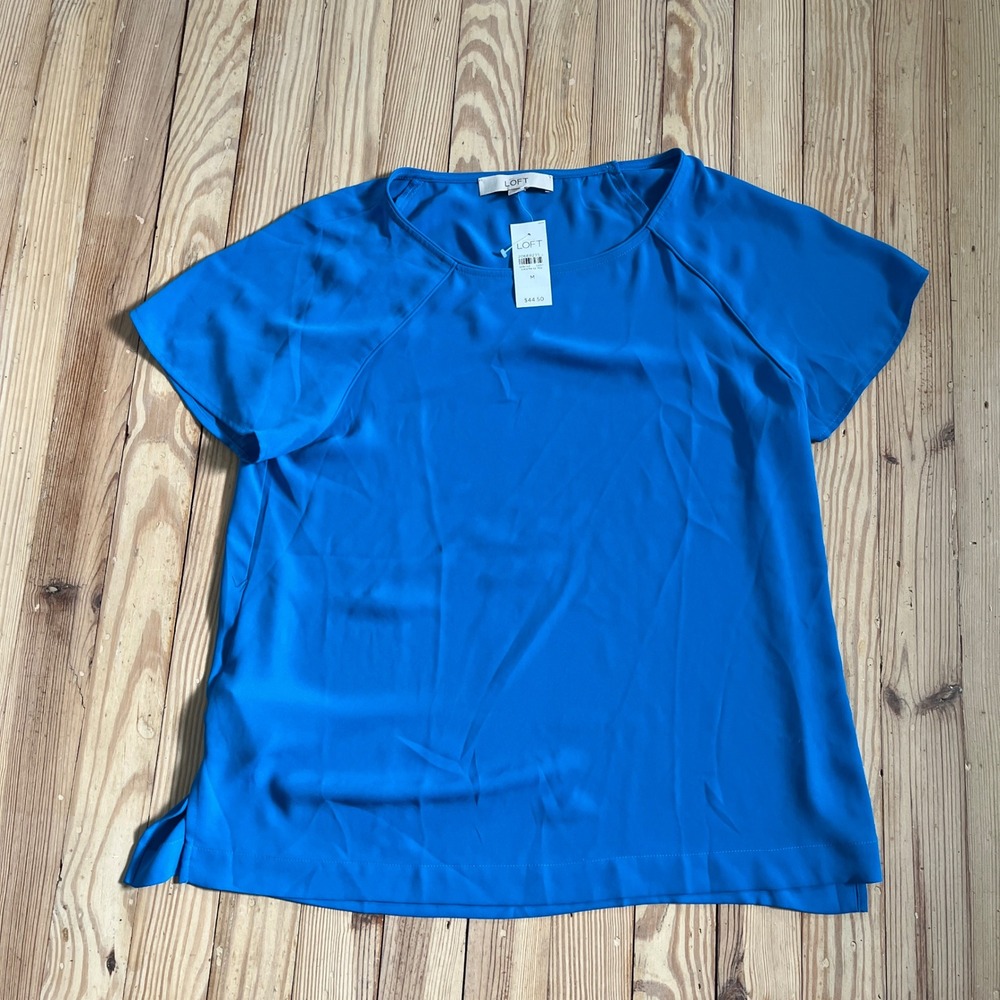 LOFT Blouse Women Medium Blue Short Sleeve Raglan Scoop Neck Side Slit NWT